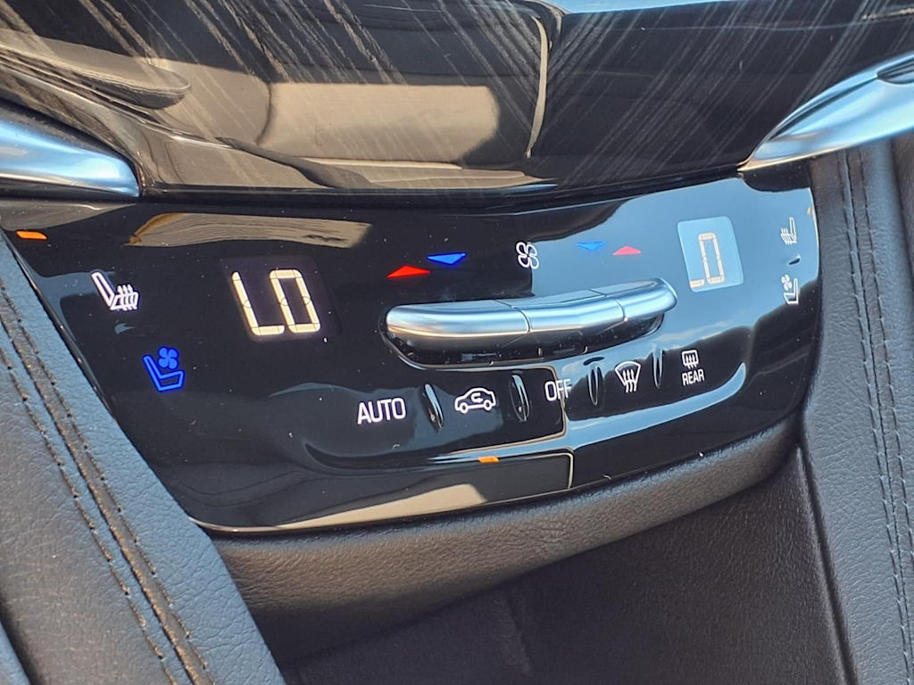 Thumbnail: 2024 Cadillac XT6 - 26