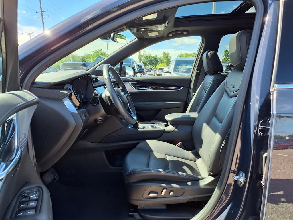 Thumbnail: 2024 Cadillac XT6 - 9