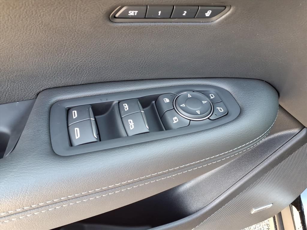 Thumbnail: 2025 Cadillac XT6 - 16