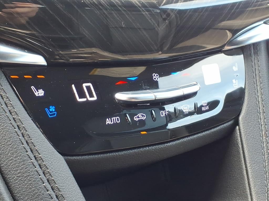 Thumbnail: 2022 Cadillac XT6 - 24