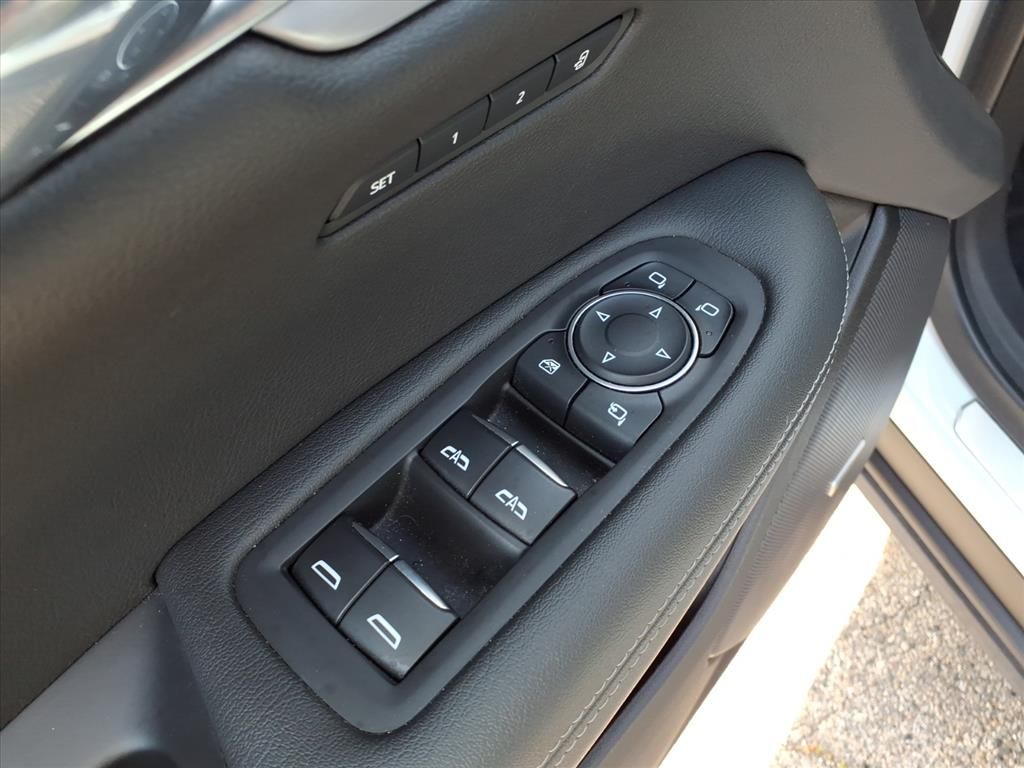 Thumbnail: 2022 Cadillac XT6 - 18