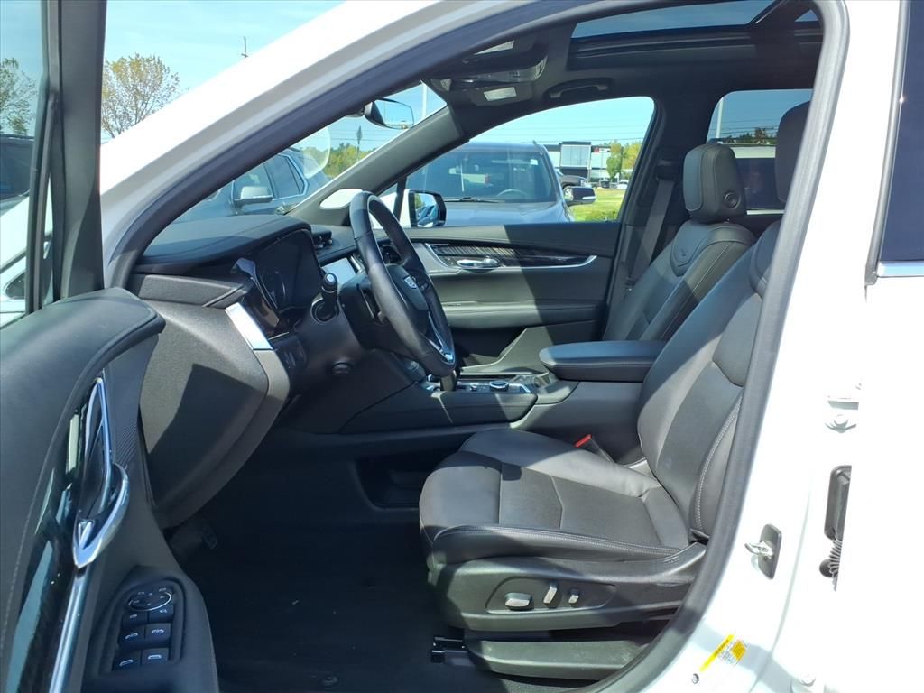 Thumbnail: 2022 Cadillac XT6 - 9