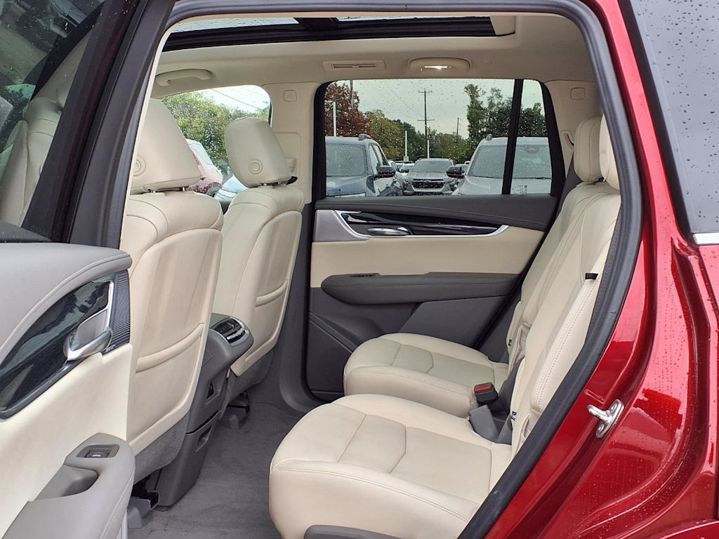 Thumbnail: 2024 Cadillac XT6 - 10