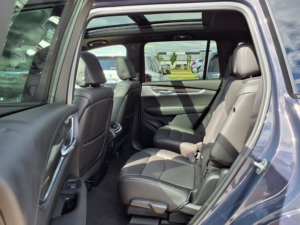 Thumbnail: 2025 Cadillac XT6 - 11
