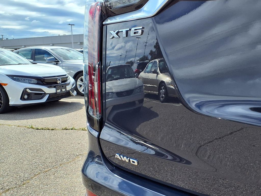 Thumbnail: 2025 Cadillac XT6 - 17