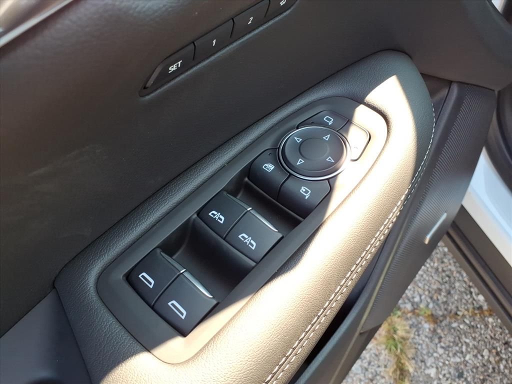 Thumbnail: 2025 Cadillac XT6 - 16