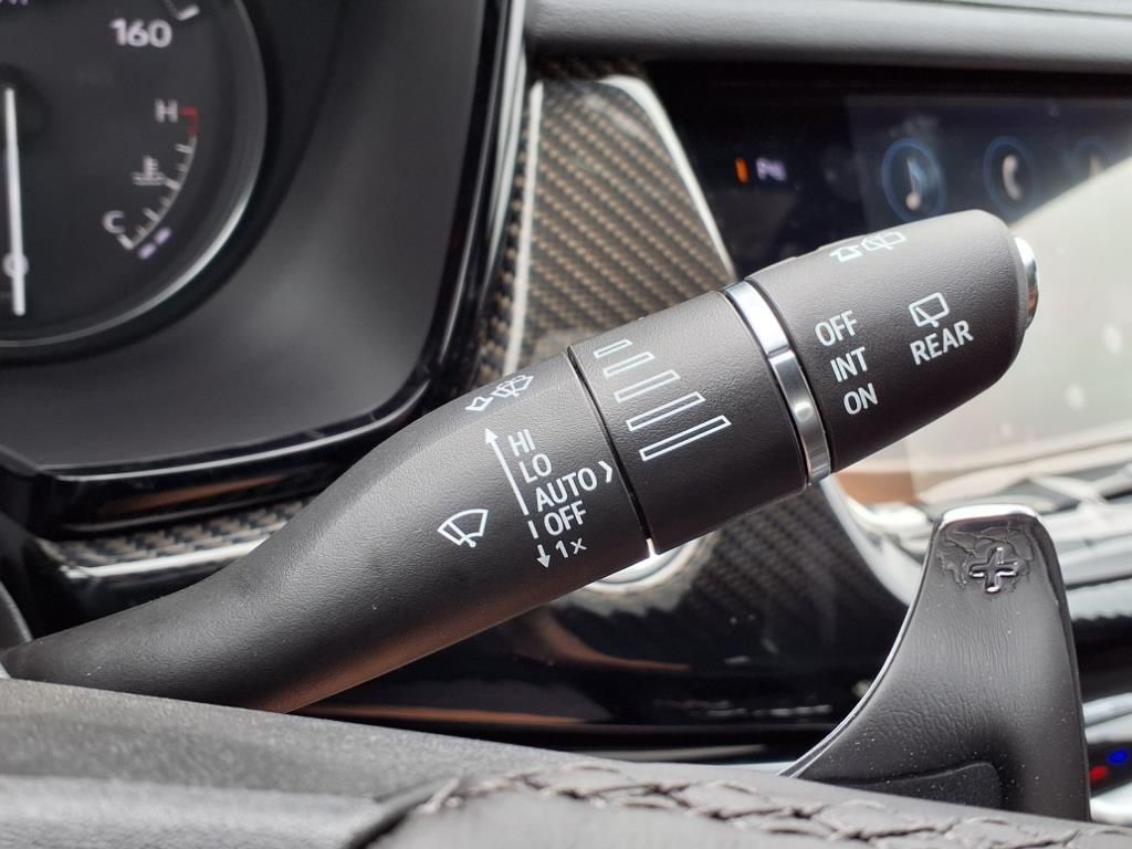 Thumbnail: 2025 Cadillac XT6 - 10