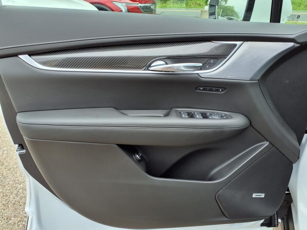 Thumbnail: 2025 Cadillac XT6 - 14