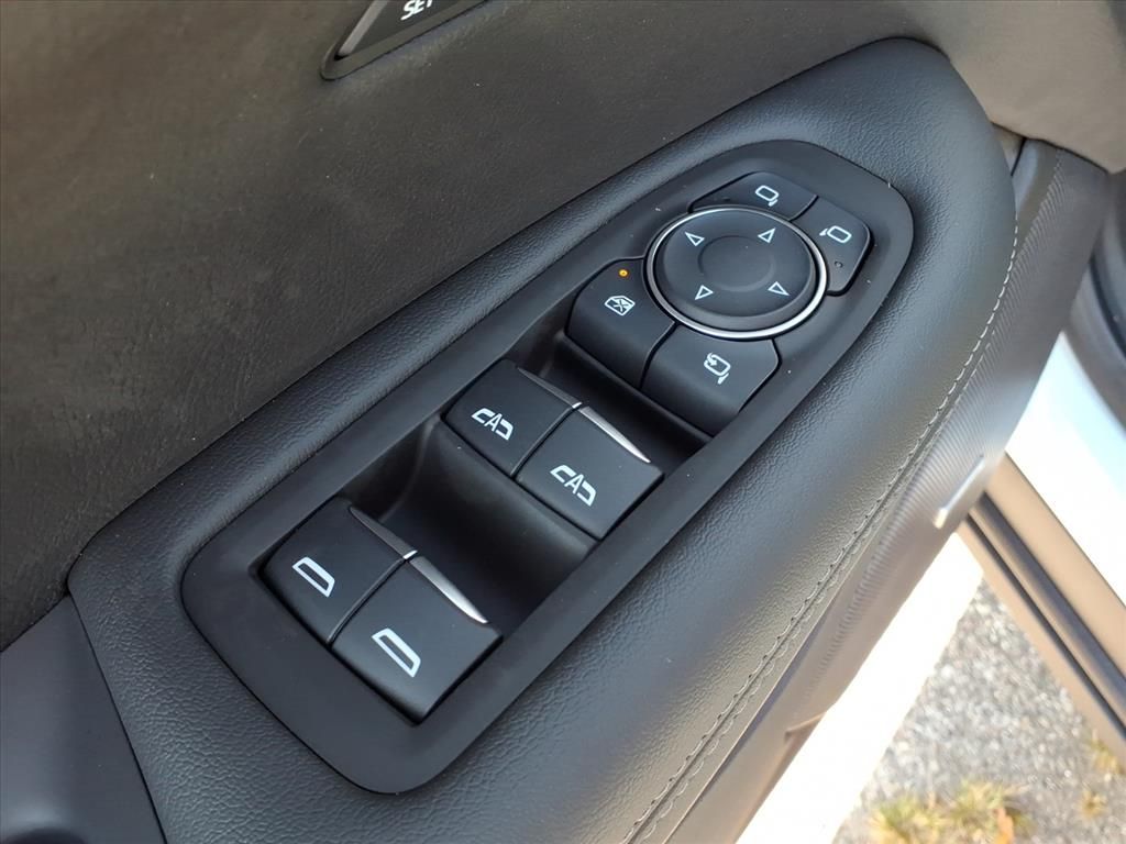 Thumbnail: 2025 Cadillac XT6 - 15