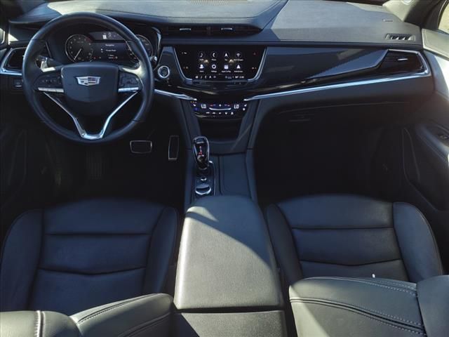 2022 Cadillac XT6 Sport 2