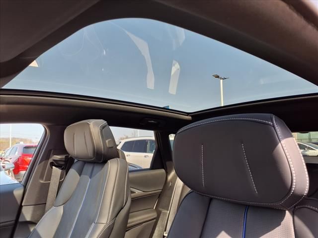 2025 Cadillac Lyriq Luxury 1 19