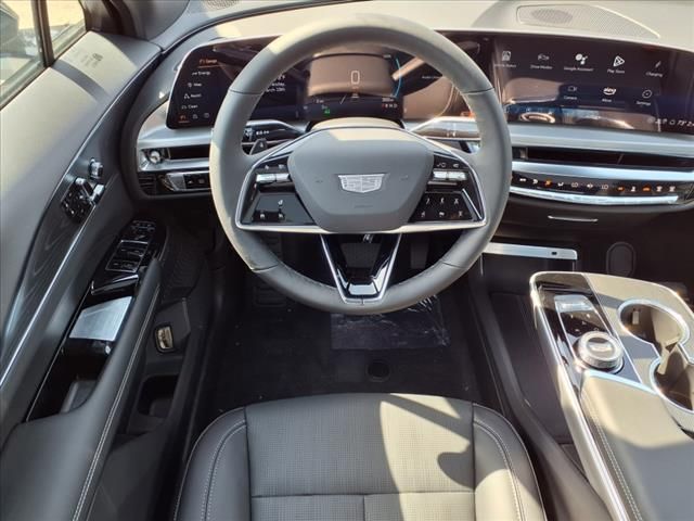 2025 Cadillac Lyriq Luxury 1 7