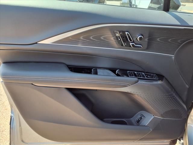 2025 Cadillac Lyriq Luxury 1 16