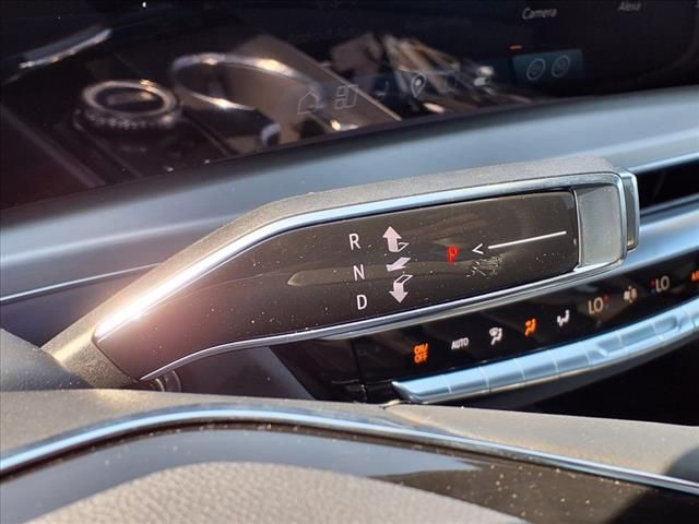 2025 Cadillac Lyriq Luxury 1 22