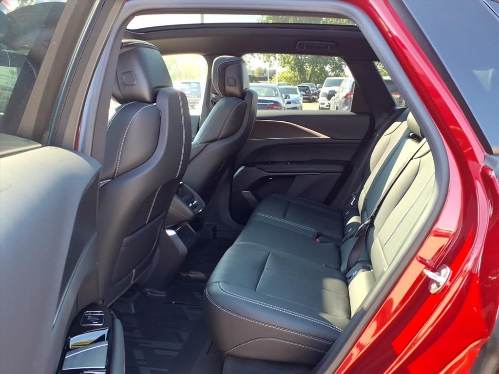 Thumbnail: 2026 Cadillac Lyriq - 9