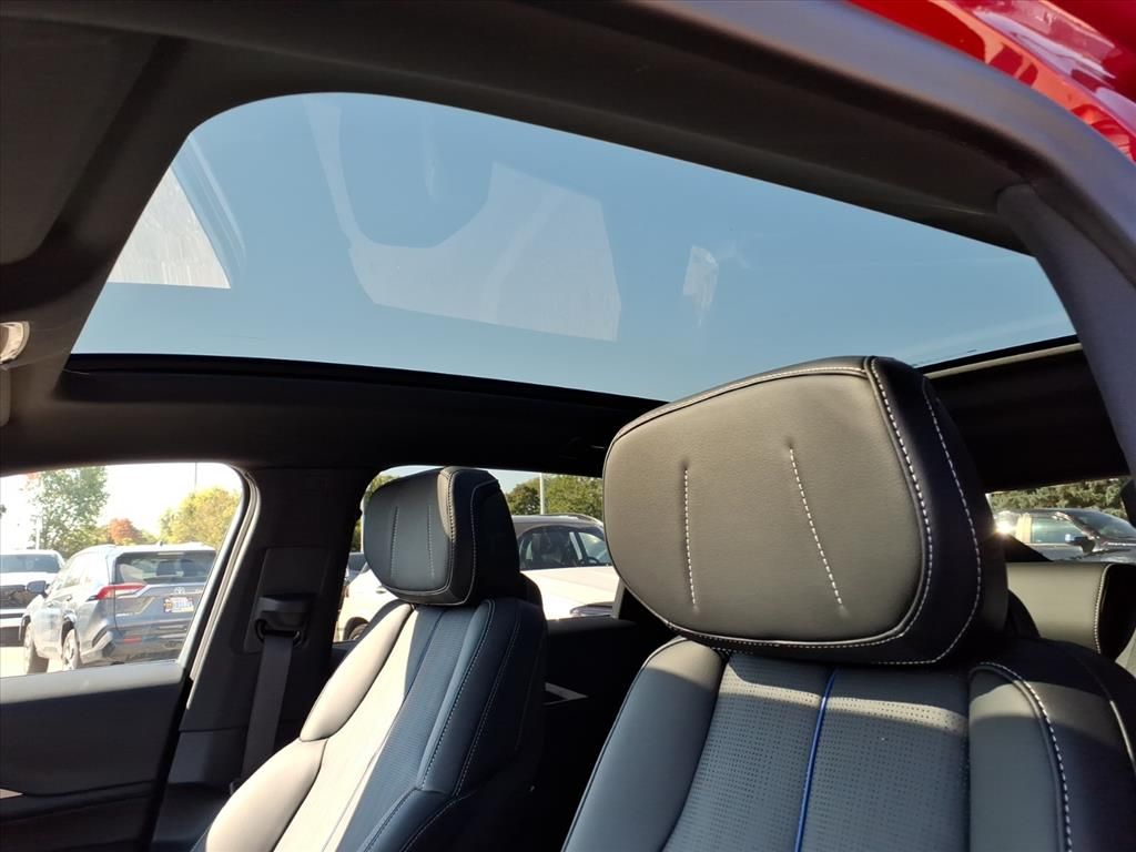 Thumbnail: 2026 Cadillac Lyriq - 19