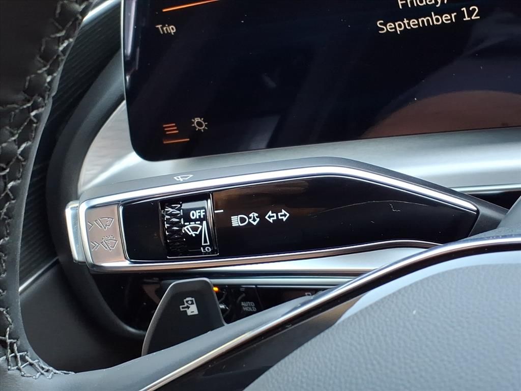 Thumbnail: 2026 Cadillac Lyriq - 21