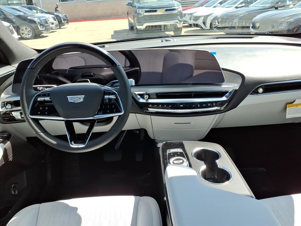 Thumbnail: 2026 Cadillac Lyriq - 2