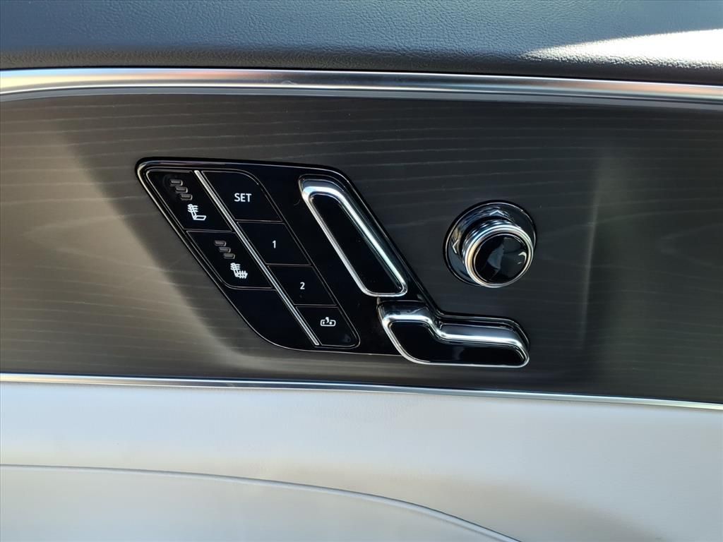 Thumbnail: 2026 Cadillac Lyriq - 14