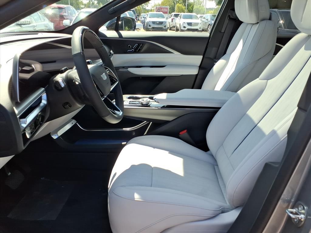 Thumbnail: 2026 Cadillac Lyriq - 6