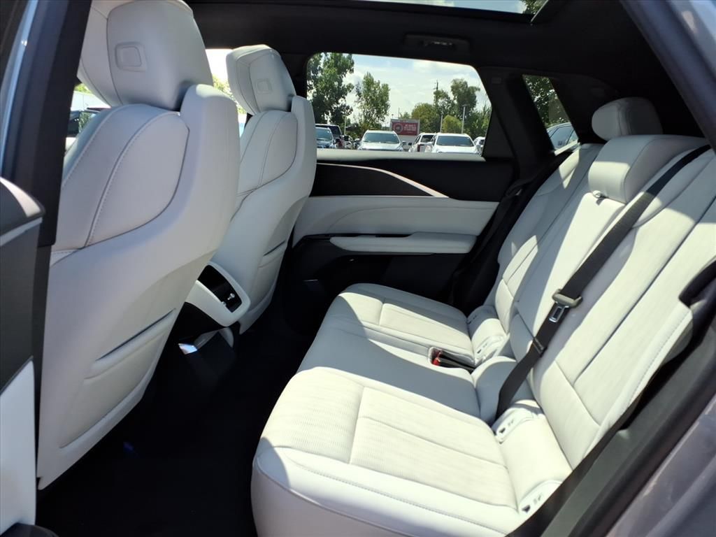 Thumbnail: 2026 Cadillac Lyriq - 7