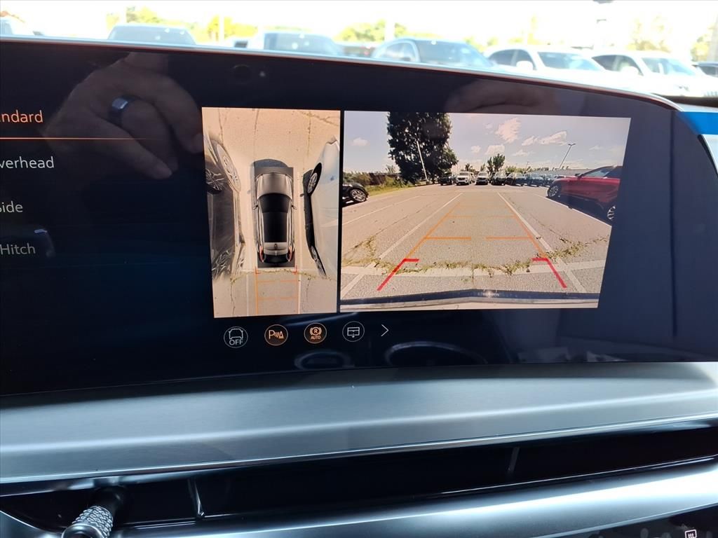 Thumbnail: 2026 Cadillac Lyriq - 17