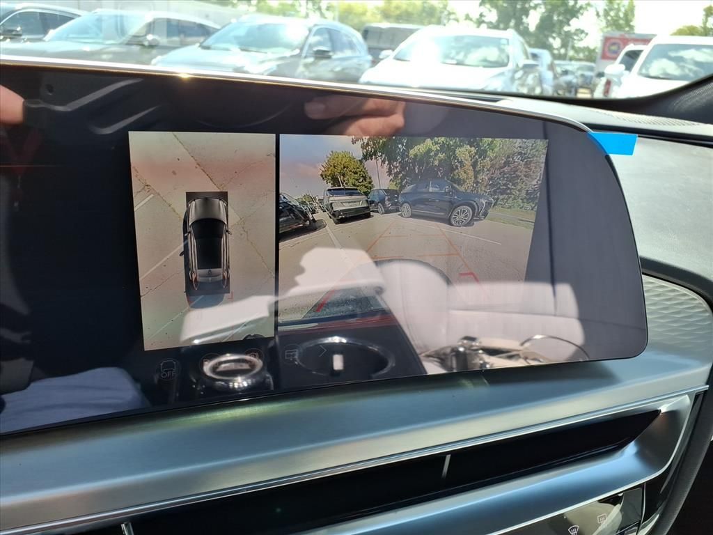 Thumbnail: 2026 Cadillac Lyriq - 17