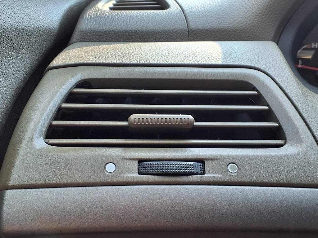 Thumbnail: 2010 Honda Accord - 27