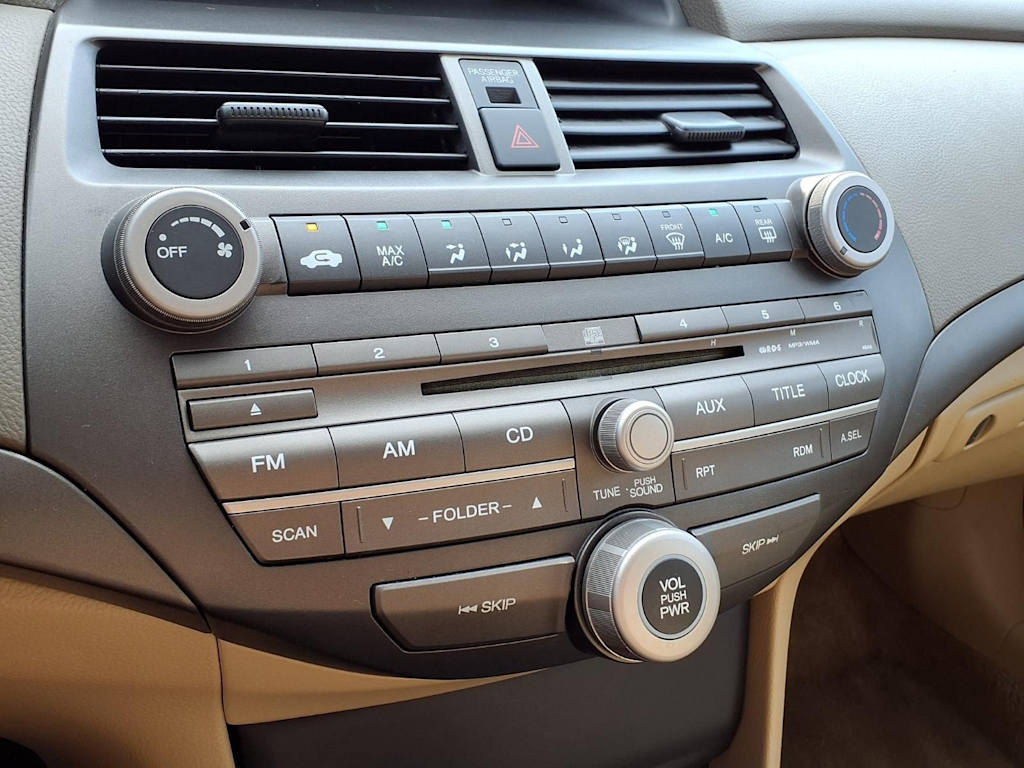 Thumbnail: 2010 Honda Accord - 23