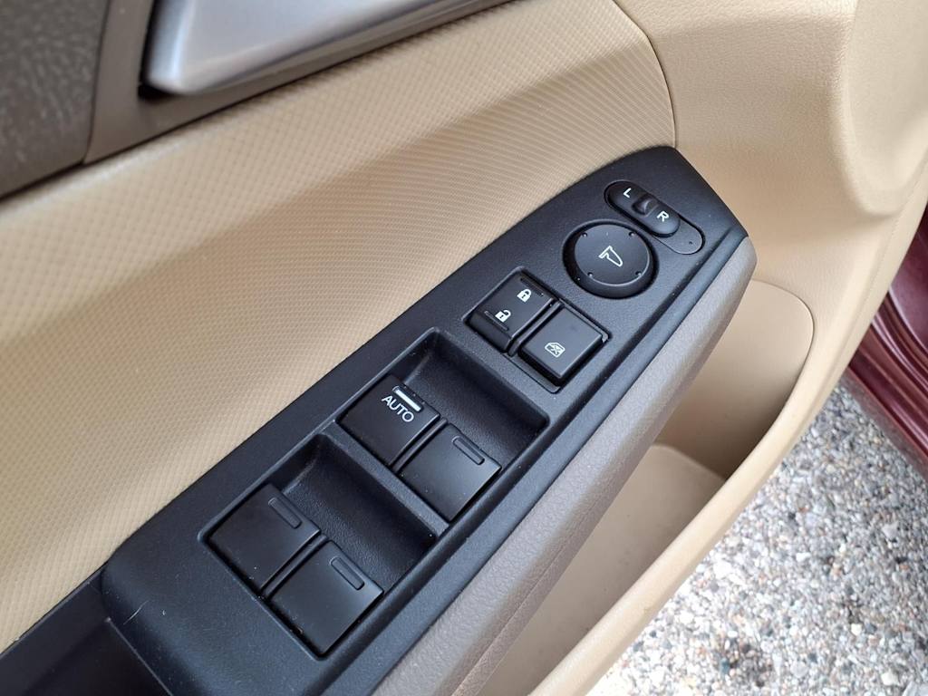 Thumbnail: 2010 Honda Accord - 19