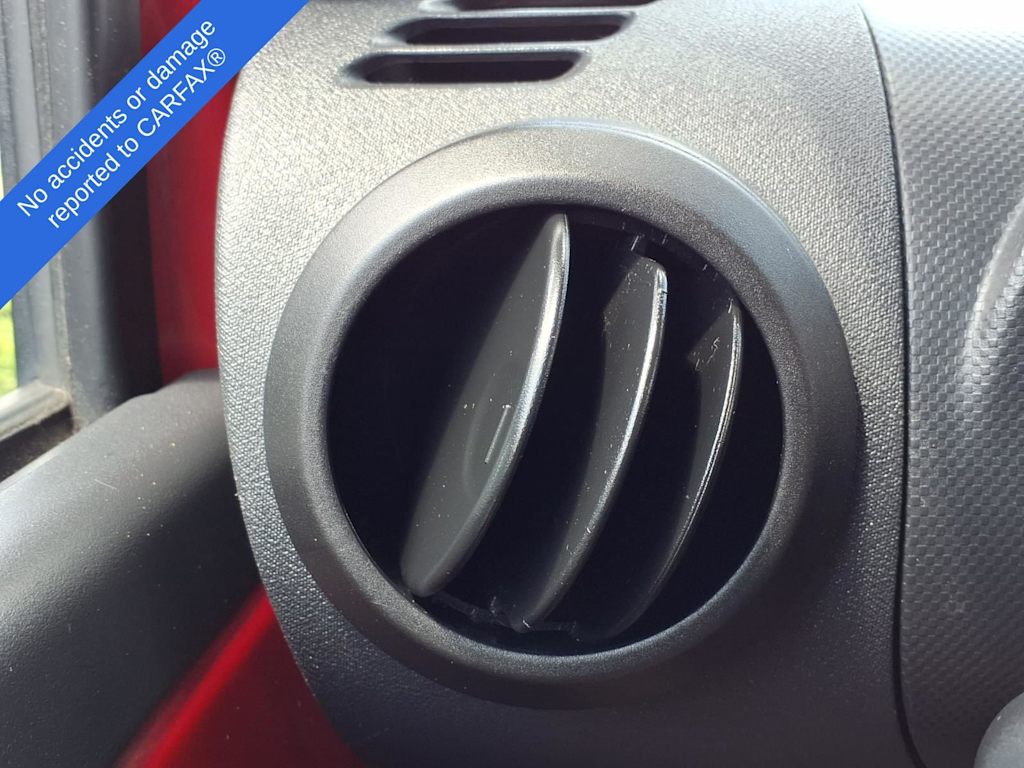 Thumbnail: 2010 Jeep Wrangler - 27