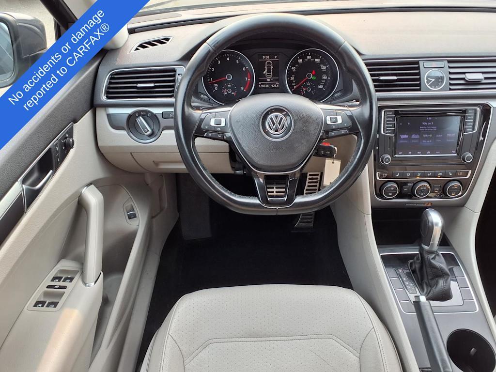 Thumbnail: 2017 Volkswagen Passat - 8