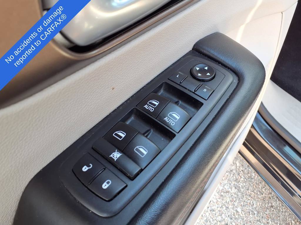 Thumbnail: 2018 Chrysler Pacifica - 20