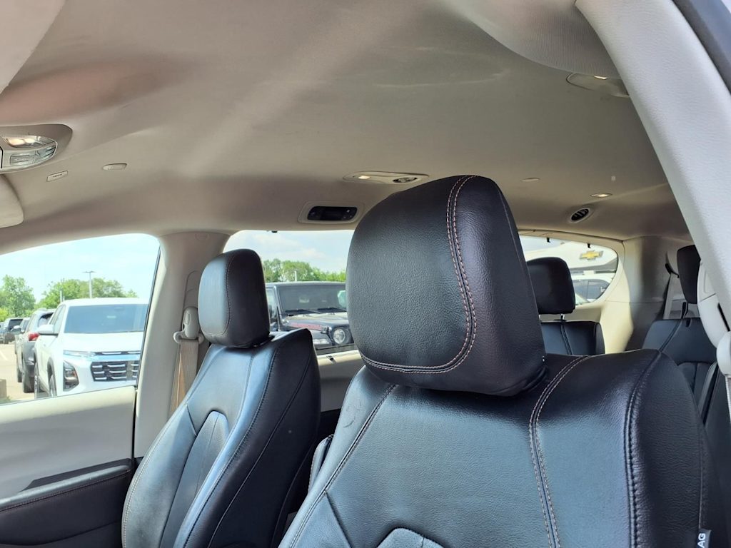 Thumbnail: 2019 Chrysler Pacifica - 10