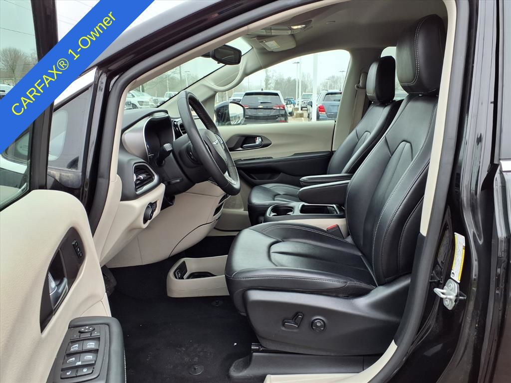 Thumbnail: 2024 Chrysler Pacifica - 9