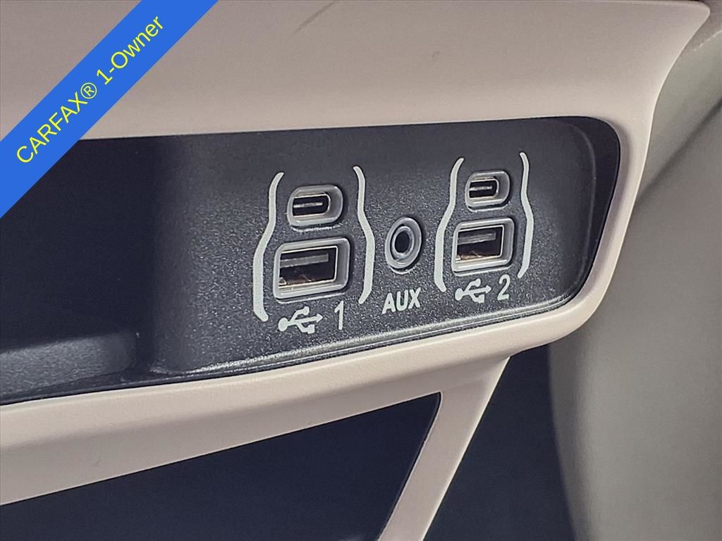 Thumbnail: 2024 Chrysler Pacifica - 24