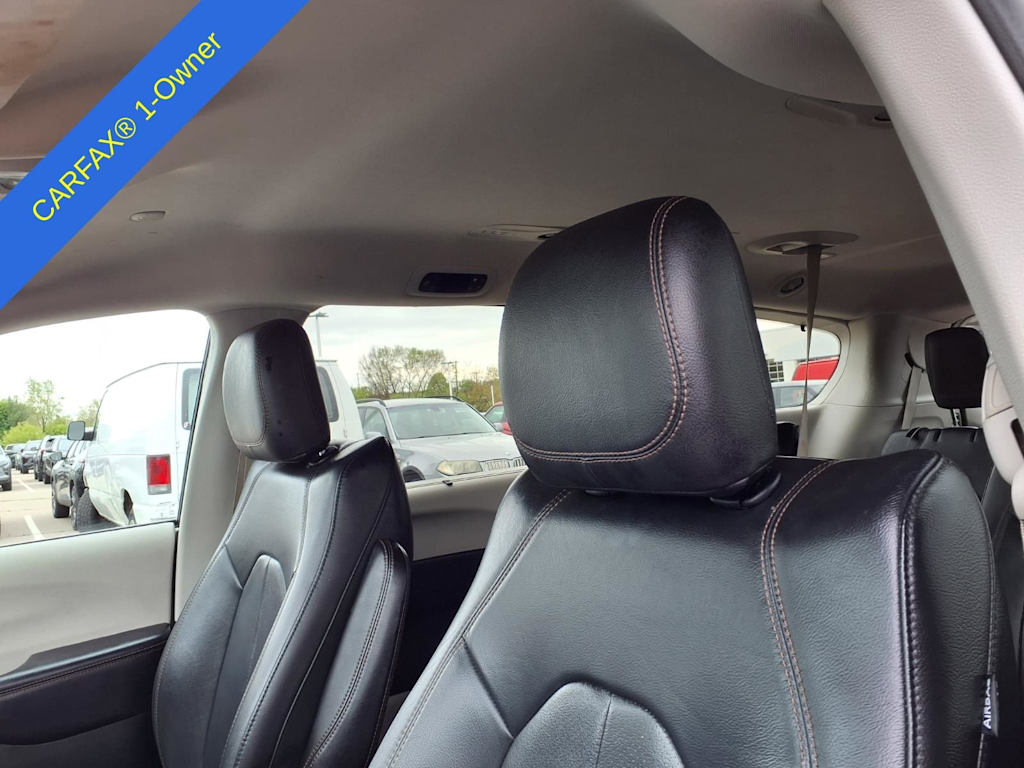 Thumbnail: 2018 Chrysler Pacifica - 9