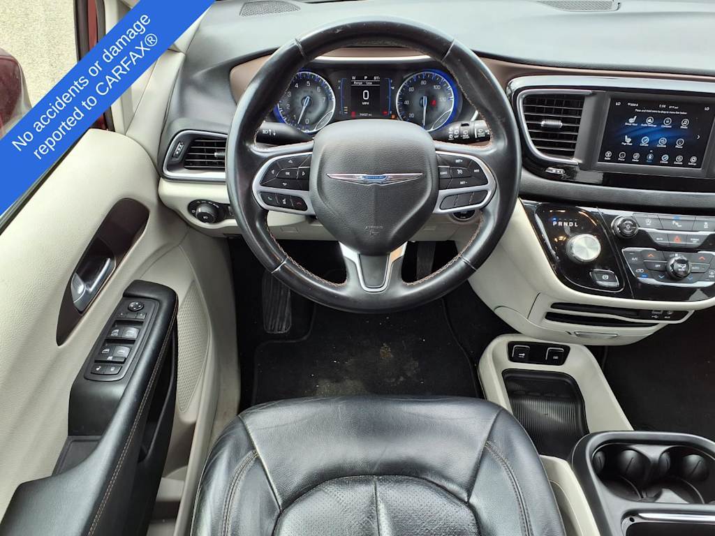 Thumbnail: 2018 Chrysler Pacifica - 9
