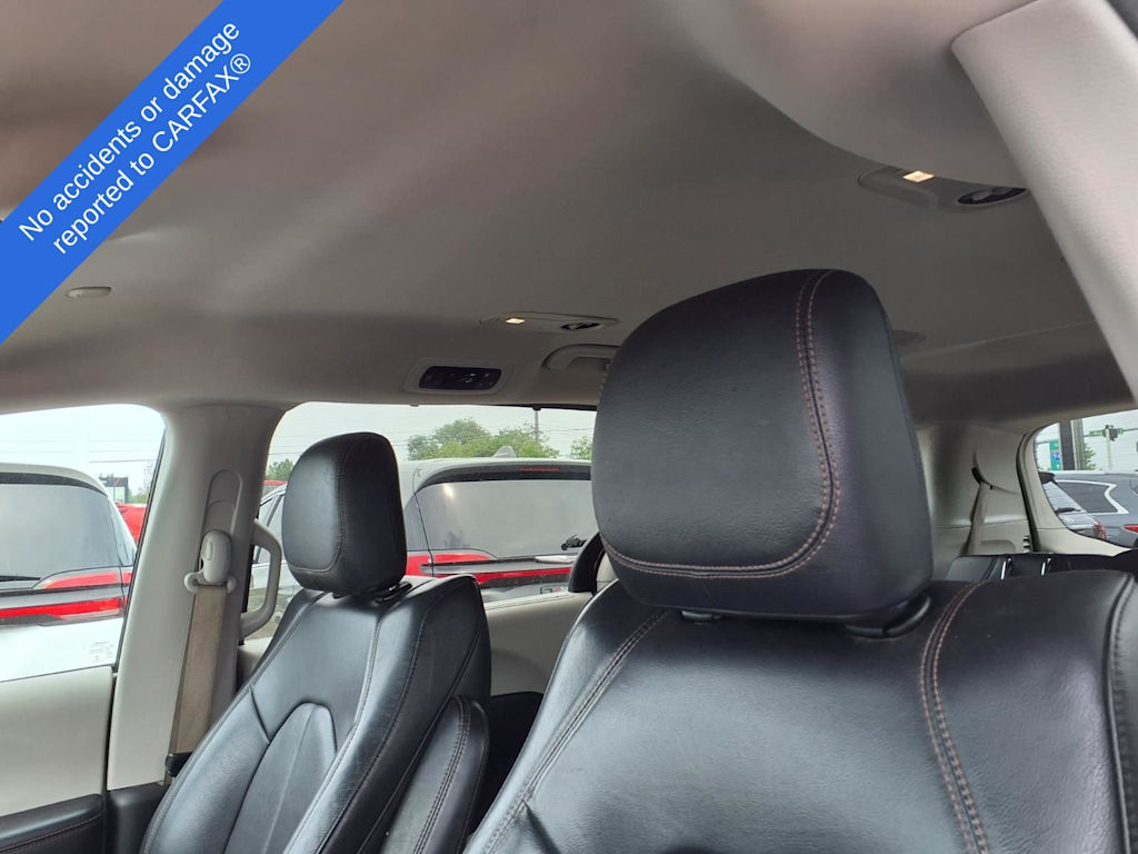Thumbnail: 2018 Chrysler Pacifica - 21