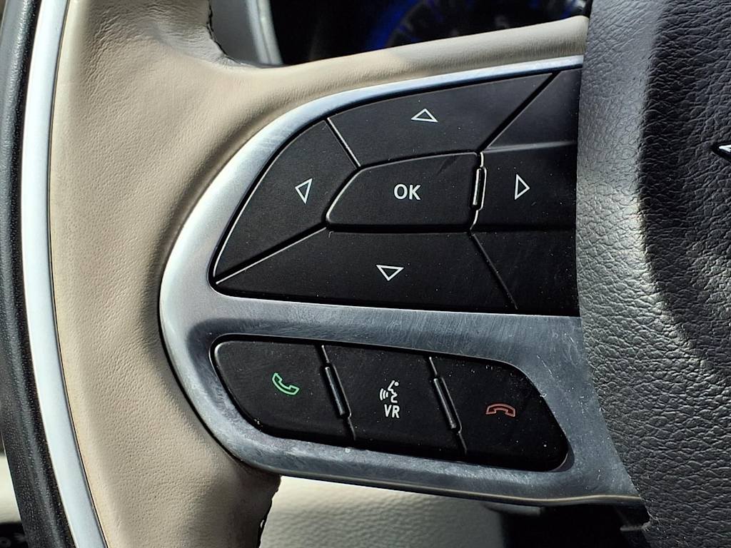 Thumbnail: 2019 Chrysler Pacifica - 24