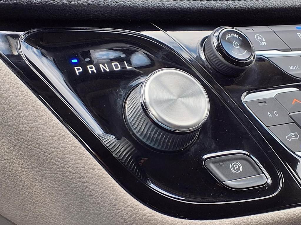 Thumbnail: 2019 Chrysler Pacifica - 12
