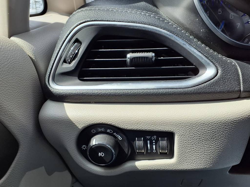 Thumbnail: 2019 Chrysler Pacifica - 29
