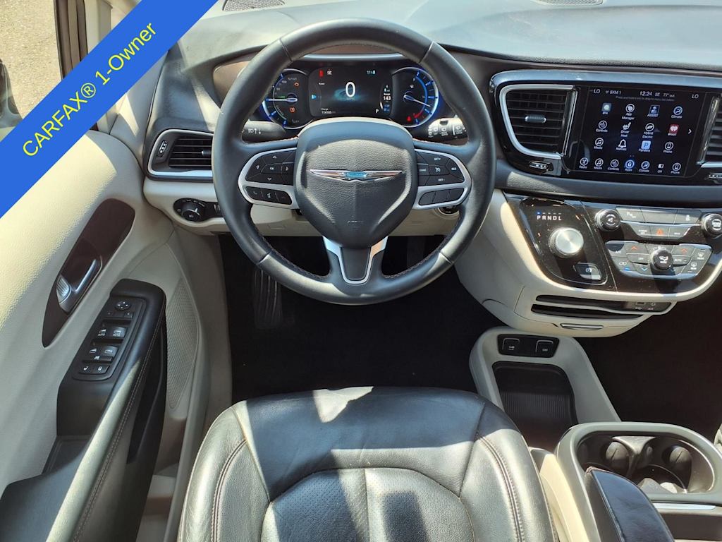 Thumbnail: 2017 Chrysler Pacifica - 9