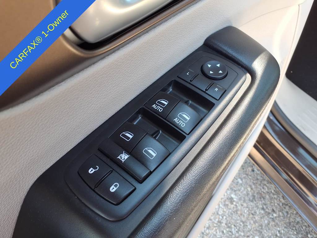 Thumbnail: 2017 Chrysler Pacifica - 22