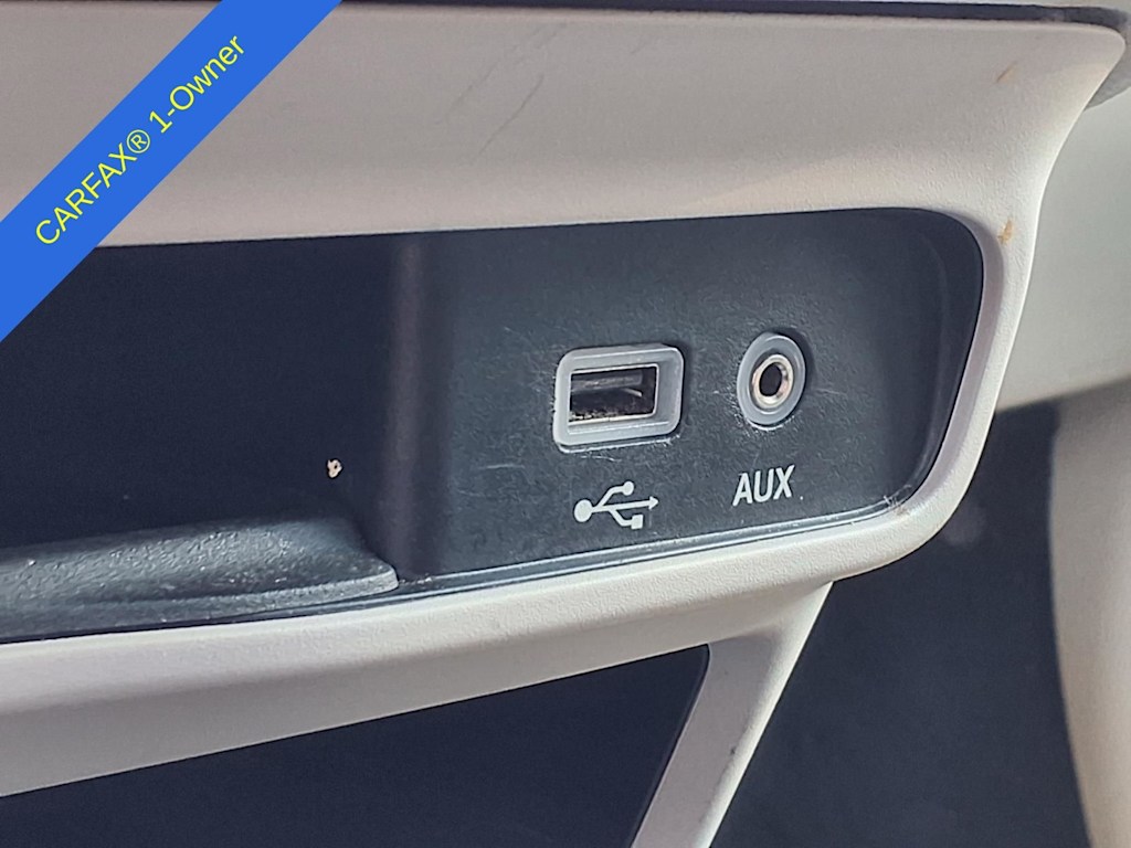 Thumbnail: 2017 Chrysler Pacifica - 26