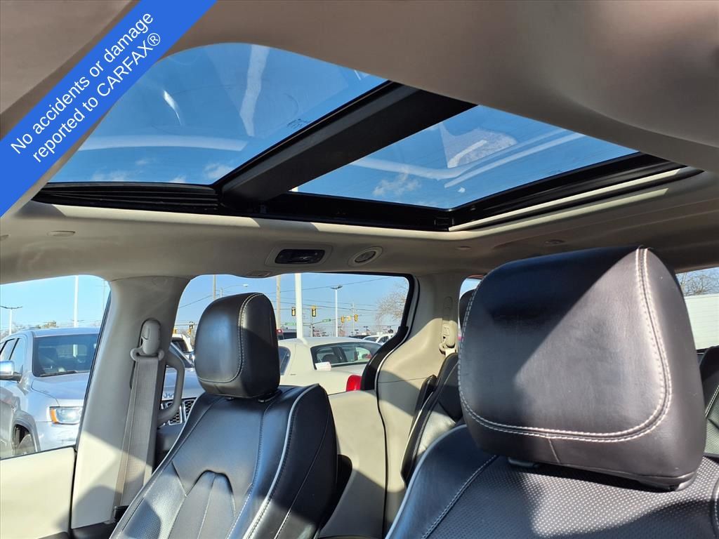 Thumbnail: 2023 Chrysler Pacifica - 22