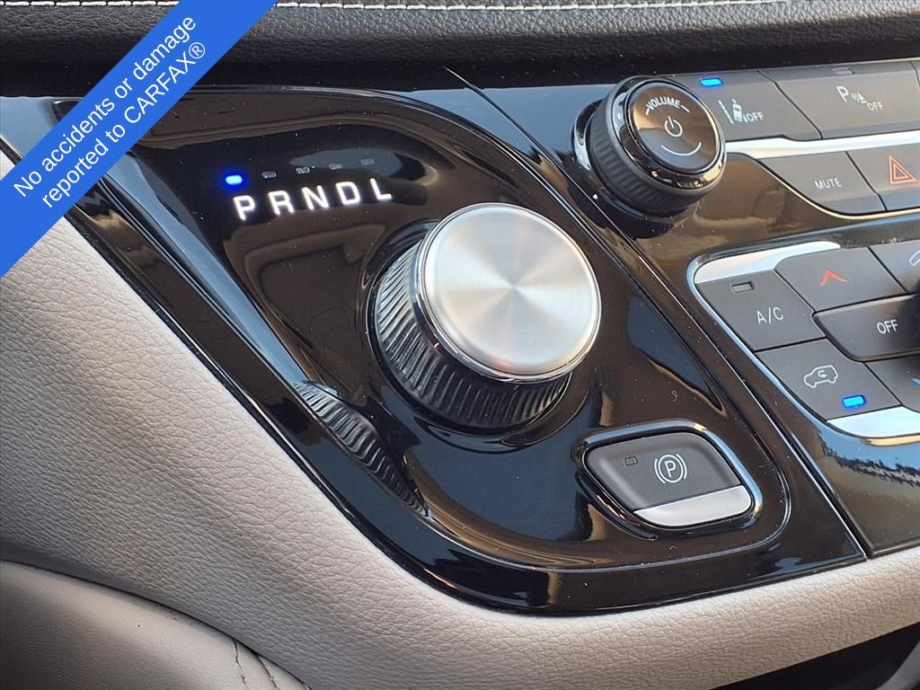 Thumbnail: 2023 Chrysler Pacifica - 25