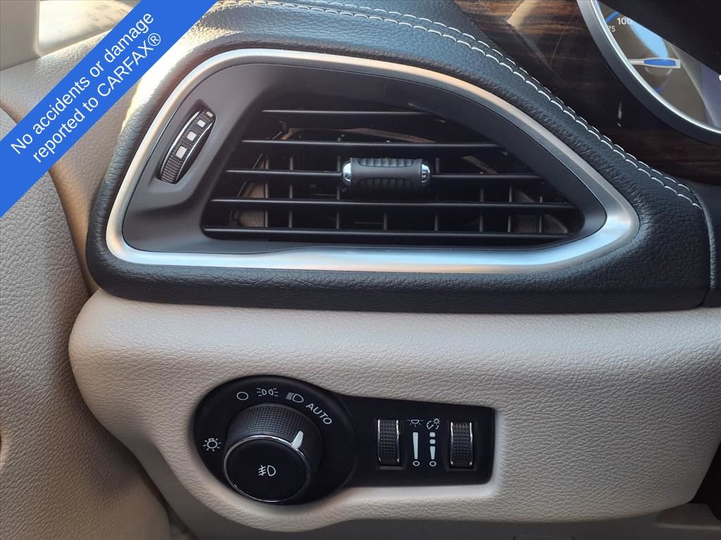 Thumbnail: 2023 Chrysler Pacifica - 30