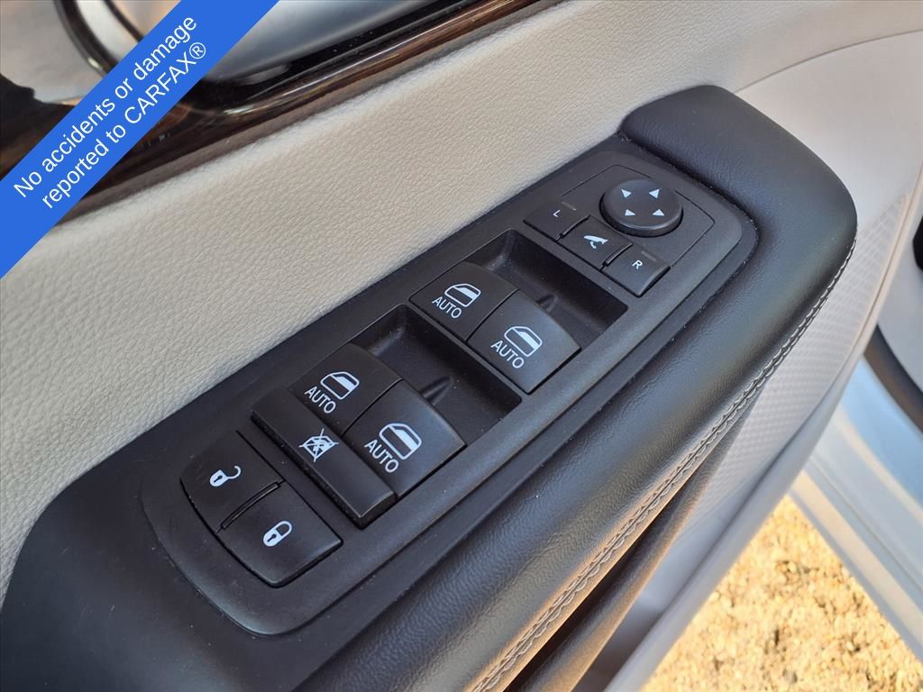 Thumbnail: 2023 Chrysler Pacifica - 20