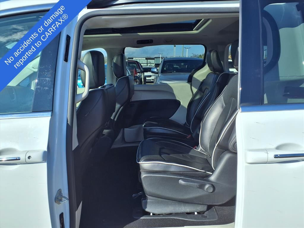 Thumbnail: 2023 Chrysler Pacifica - 11